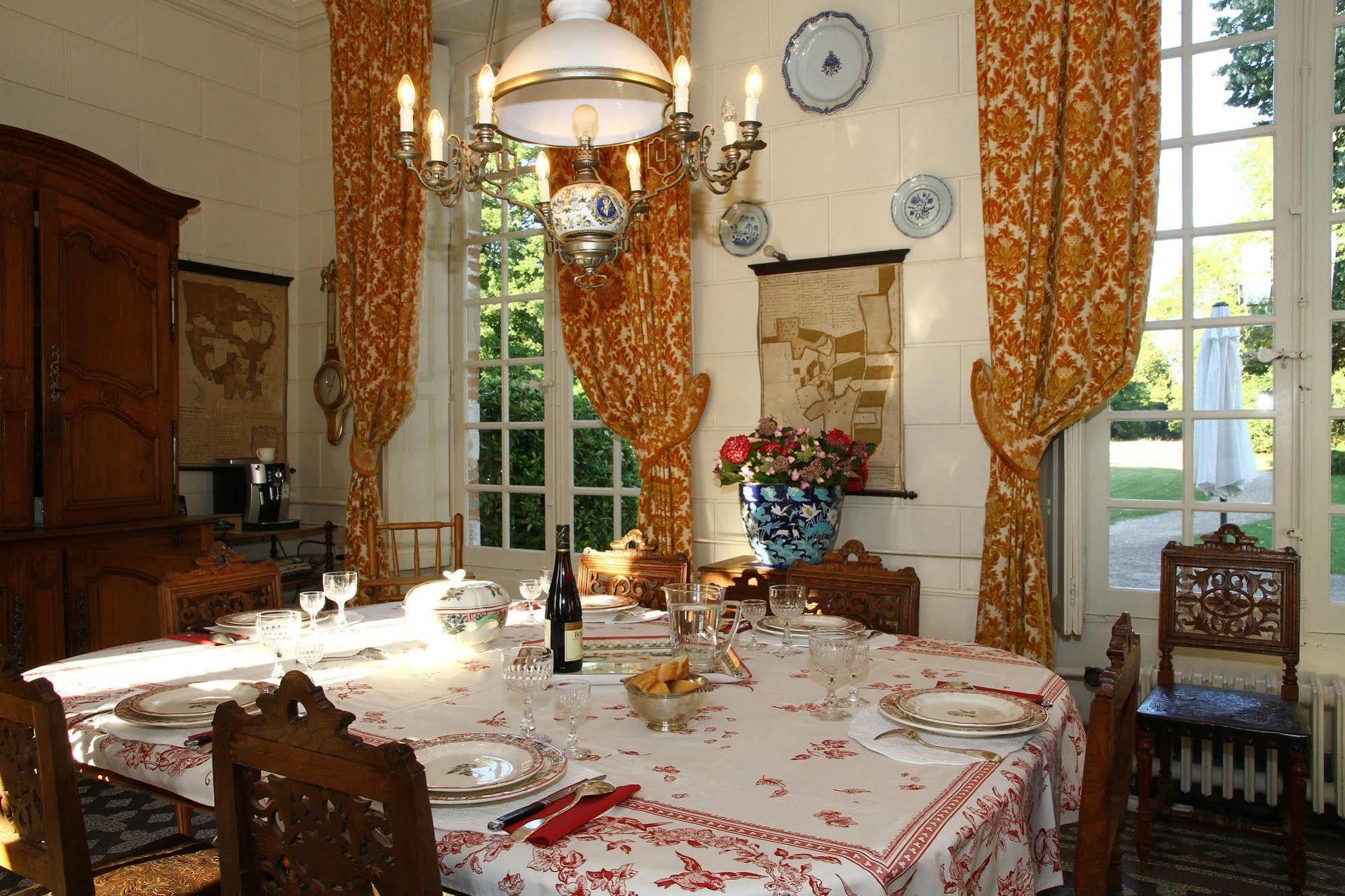 Chateau De La Giraudiere Villeny Exterior foto